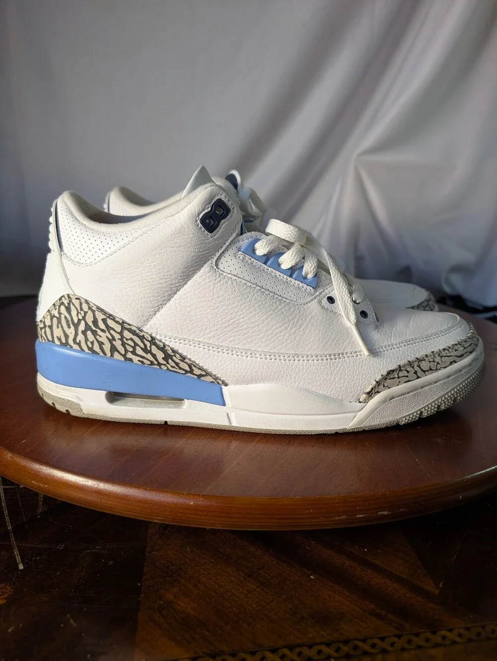 Air Jordan 3 Retro Sneaker White Valor Blue Mid UNC US Men Size 10.5 CT8532 104